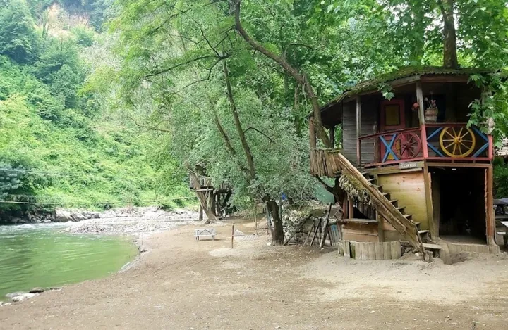 Nehir Evi Konaklama & Camping