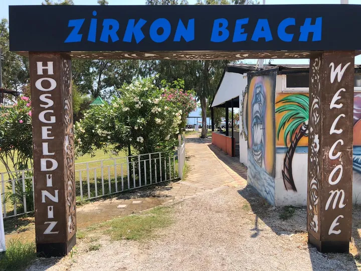 Zirkon Beach Camping